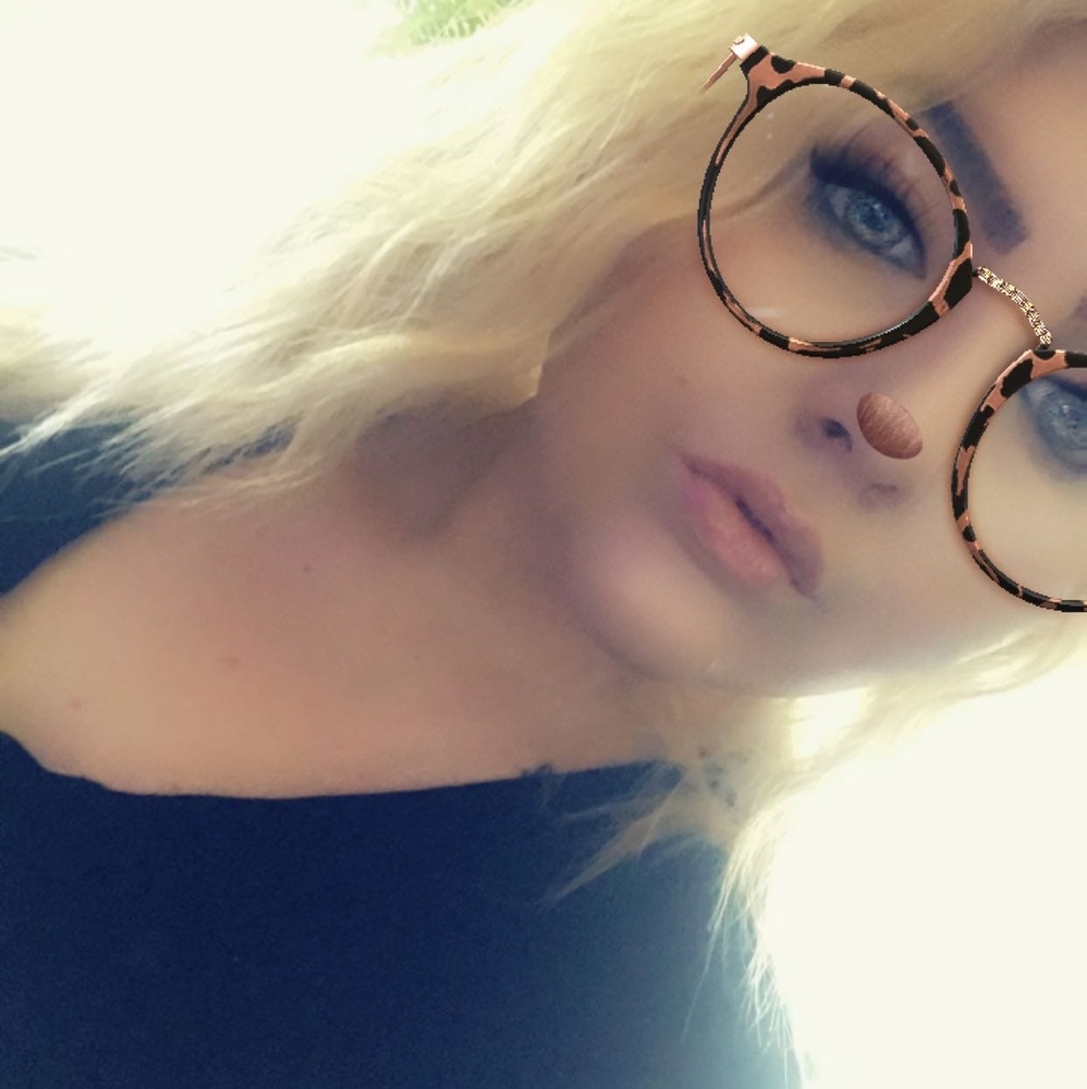 Meet your Posher, Stephanie